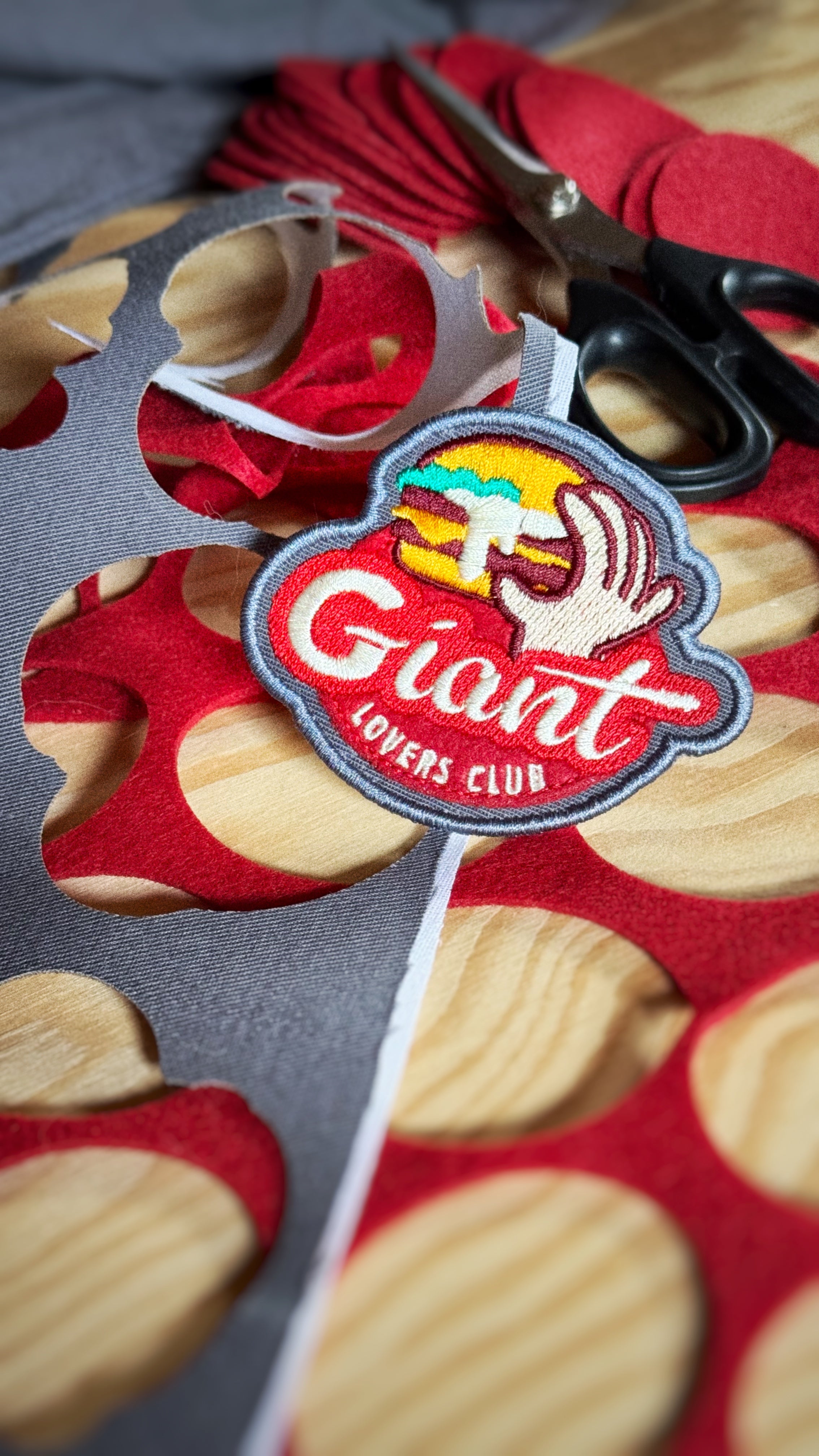 GIANT LOVERS CLUB - édition limitée QUICK x MIRADOR 🍔 - Patch/Broche