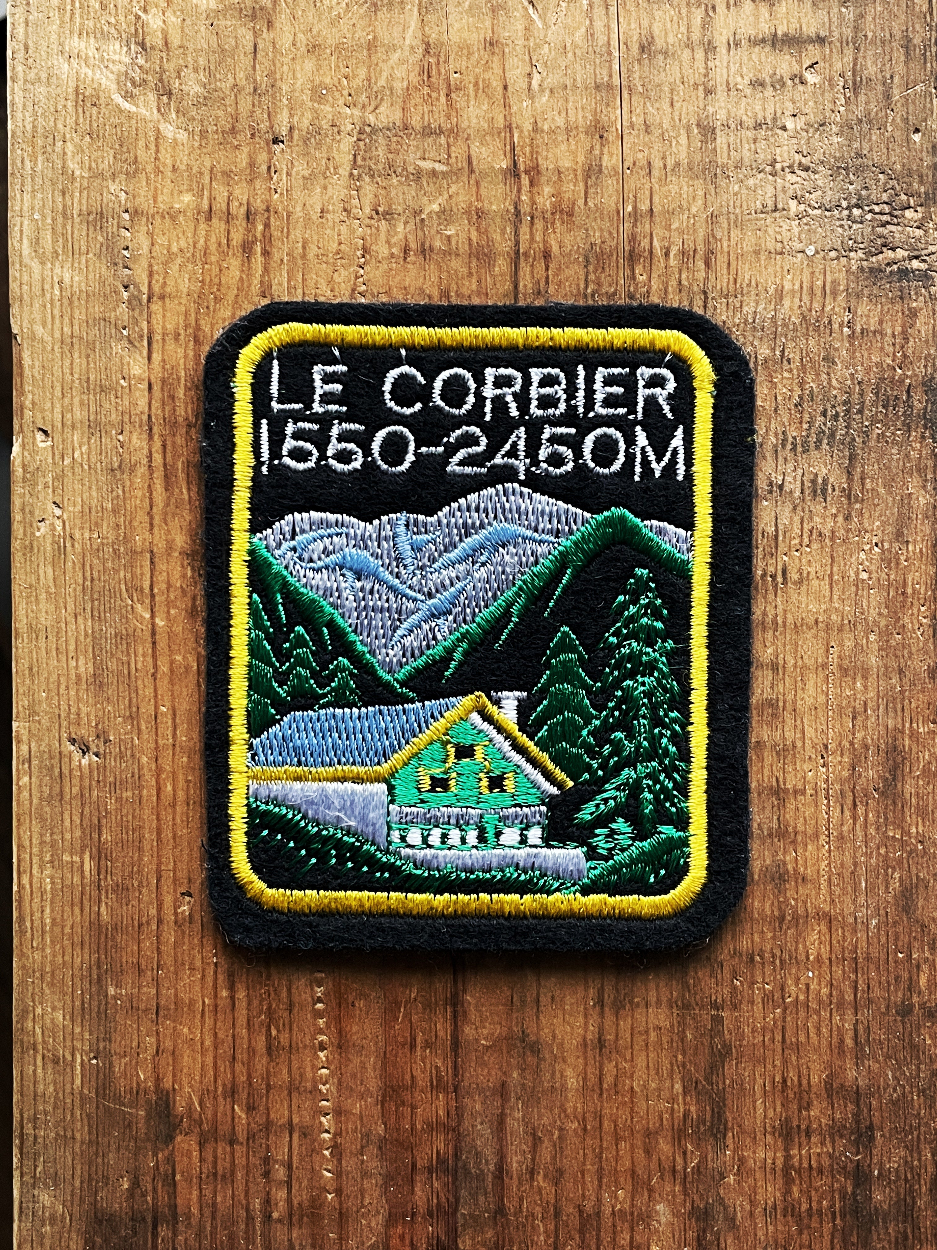 Le Corbier - Écusson vintage