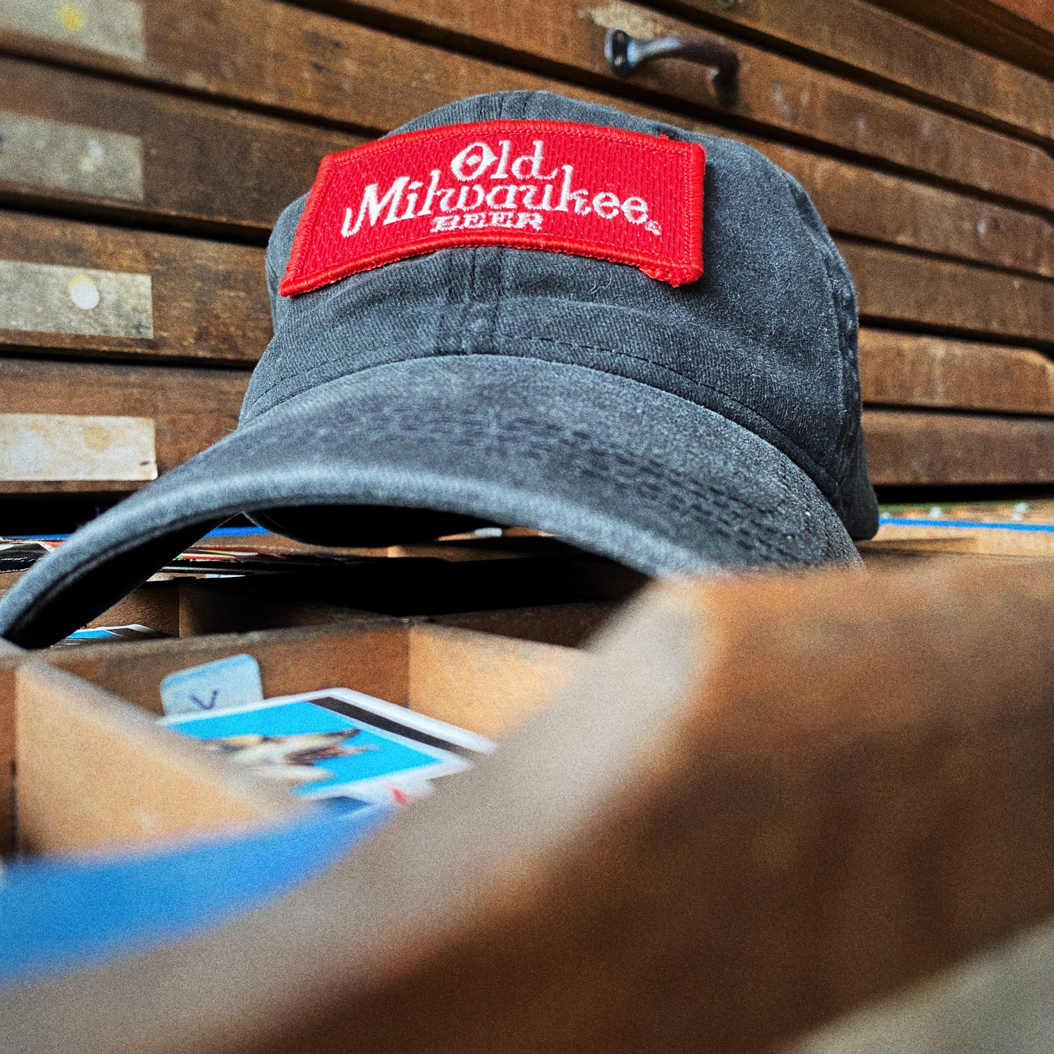 Casquette éco-responsable avec écusson vintage "Old Milwaukee Beer"