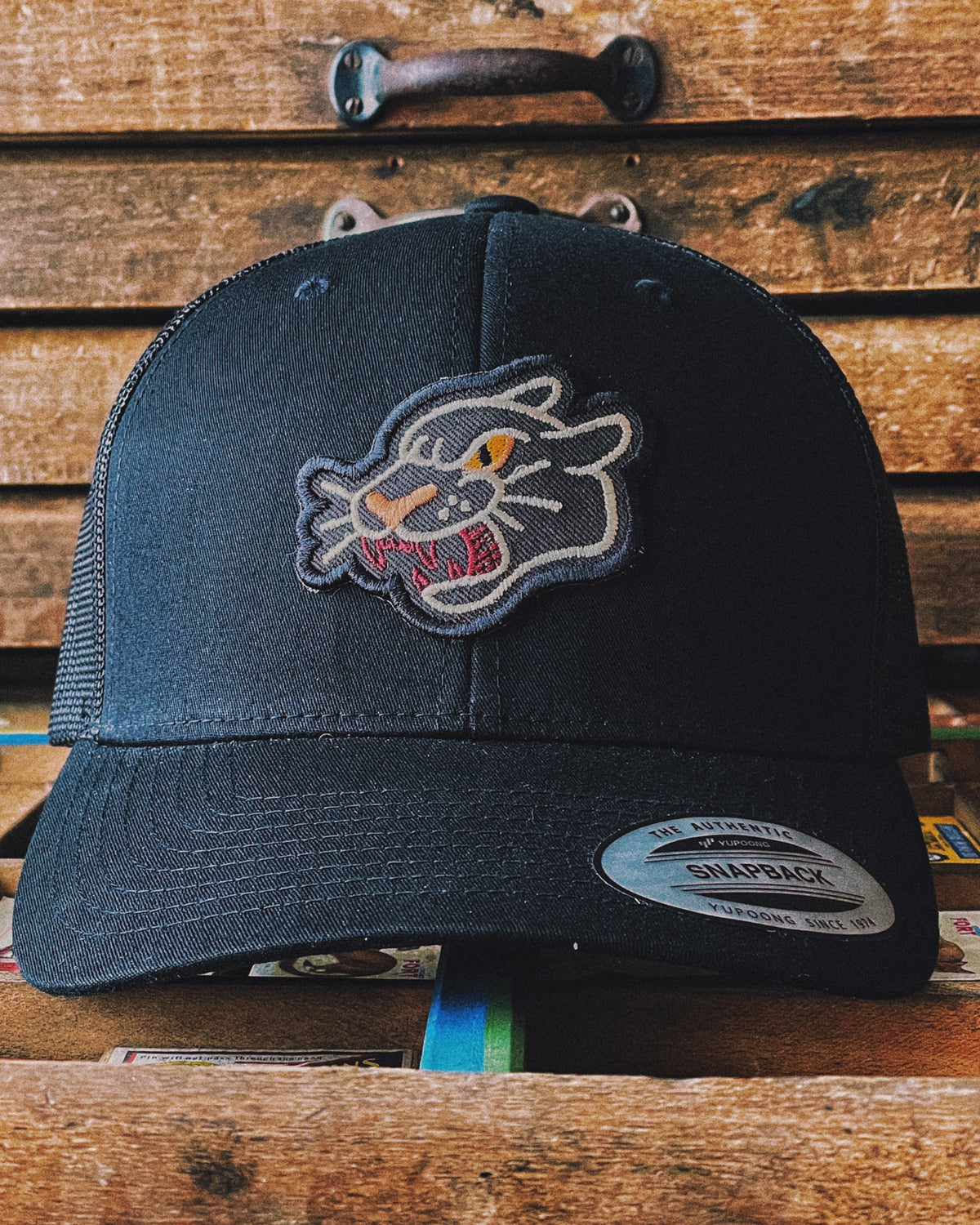 Casquette rétro trucker avec écusson "Panthère" brodé - MIRADOR