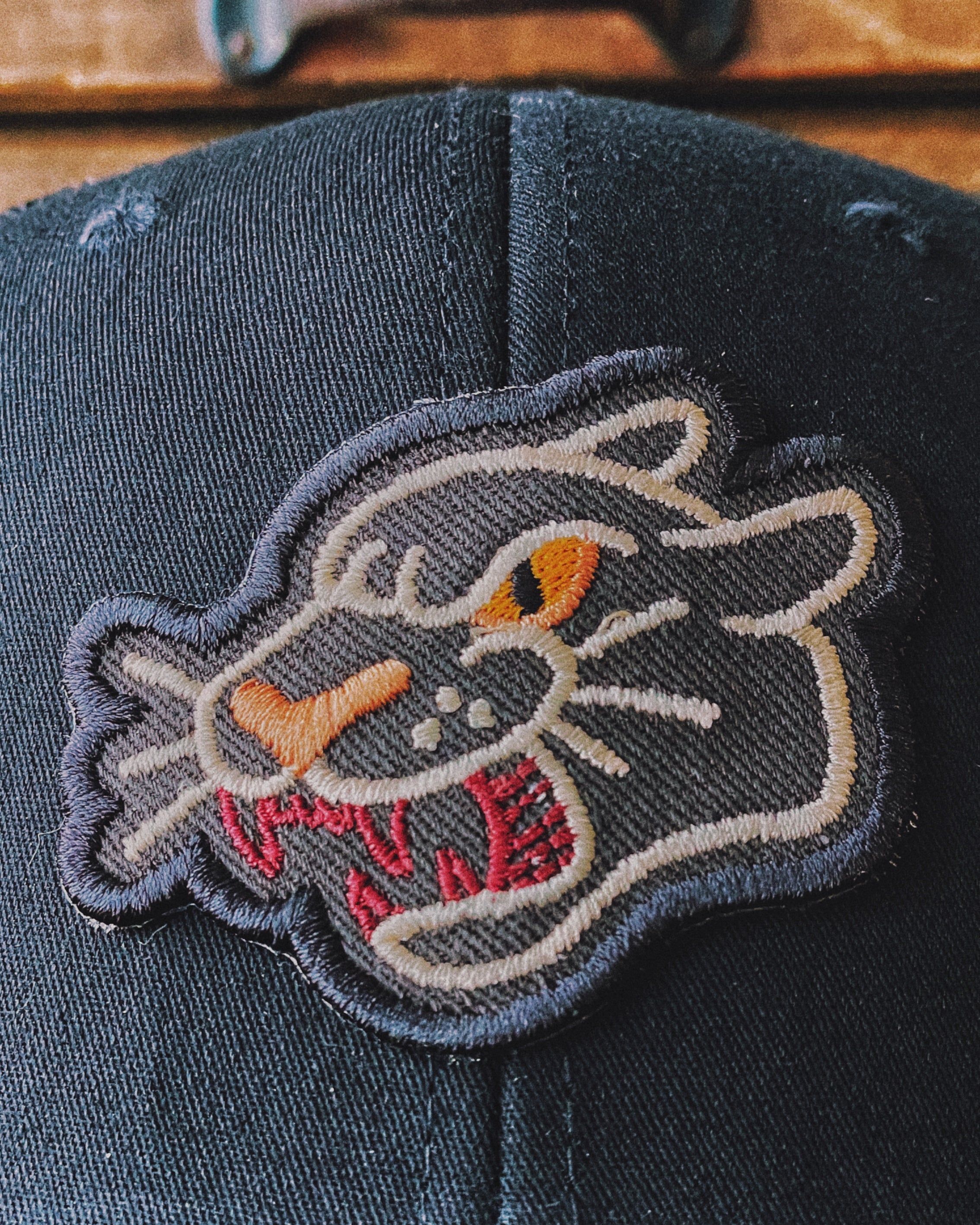 Casquette rétro trucker avec écusson "Panthère" brodé - MIRADOR