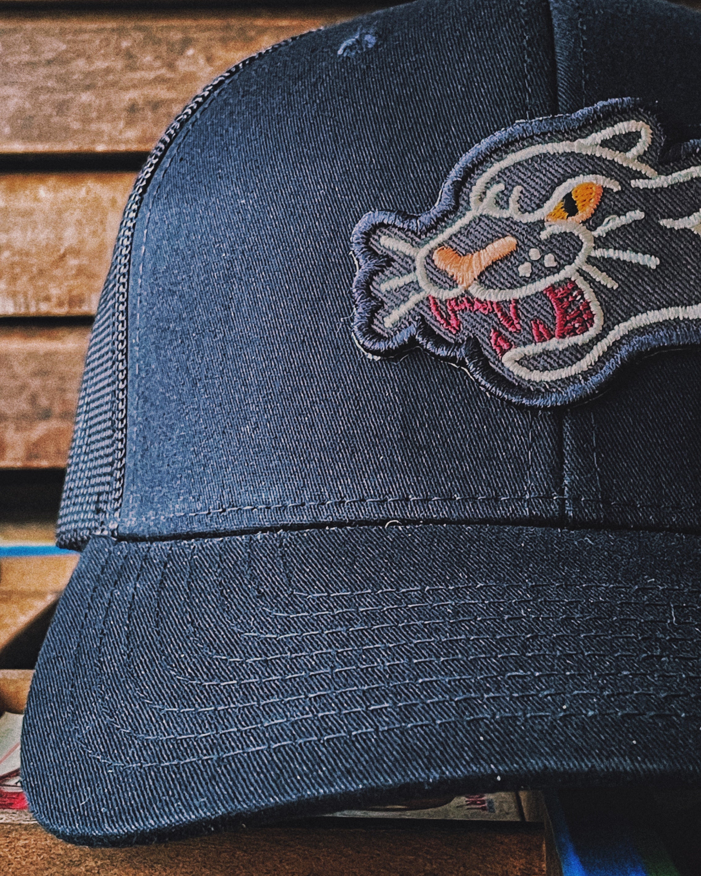 Casquette rétro trucker avec écusson "Panthère" brodé - MIRADOR