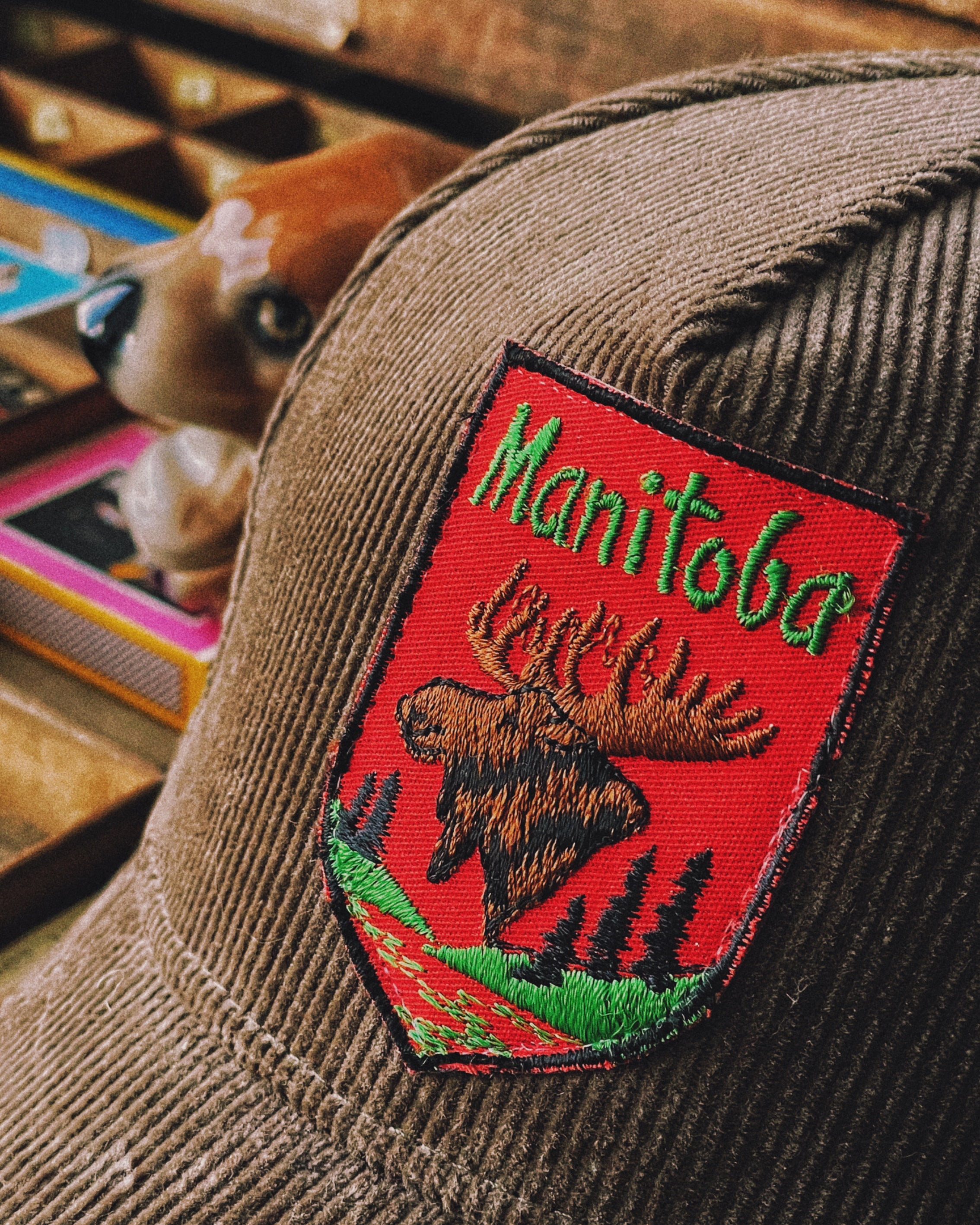 Casquette en velours avec écusson vintage "Manitoba"