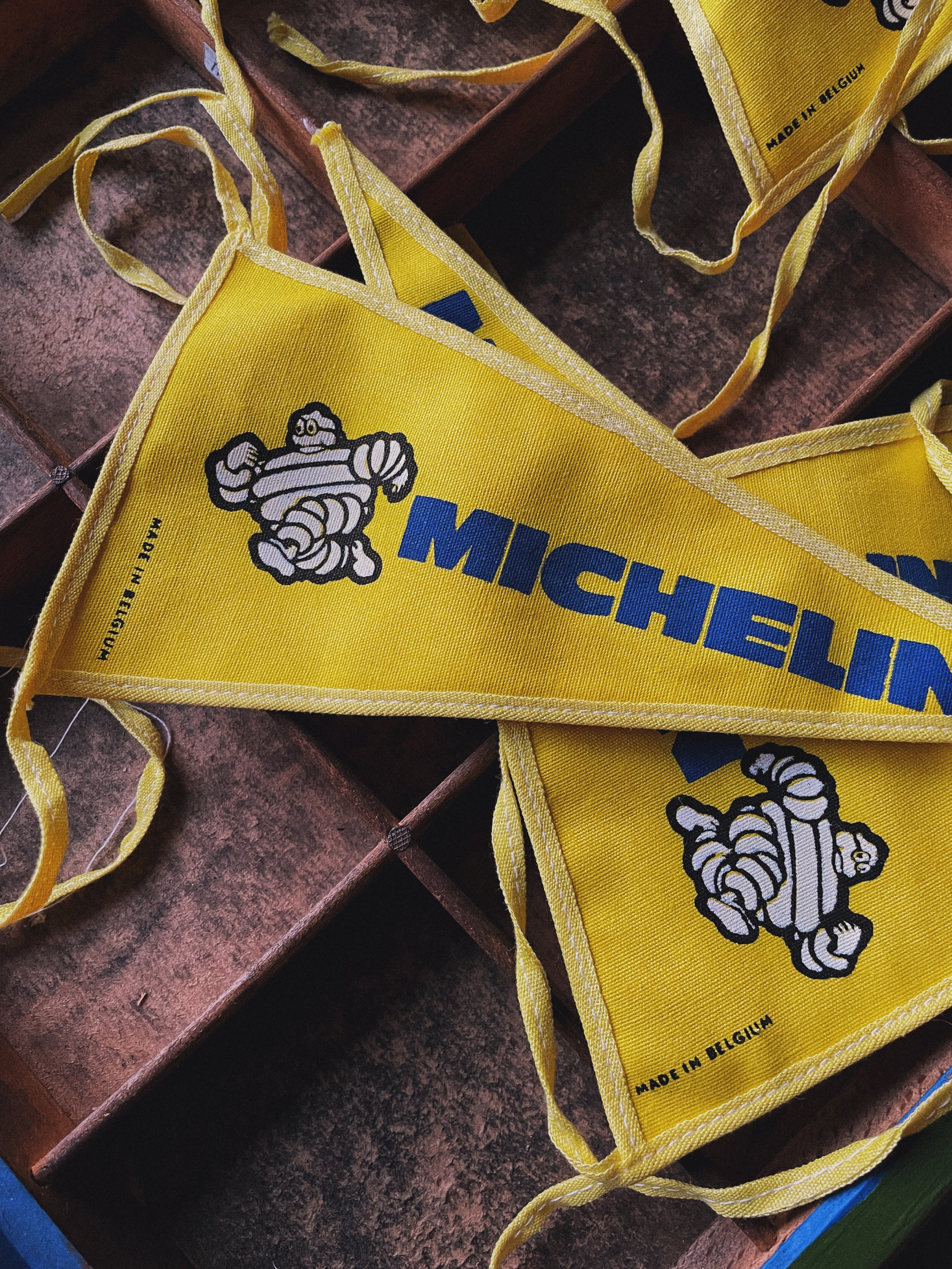 Fanion vintage "Michelin" - Fabriqué en Belgique